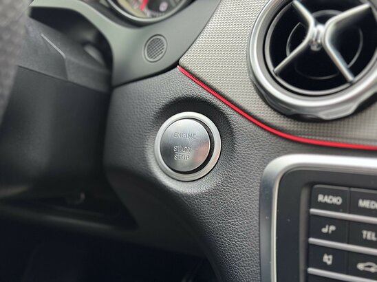 Mercedes-Benz GLA-класс GLA 200 1.6 7G-DCT (150 л.с.) Urban Night Edition