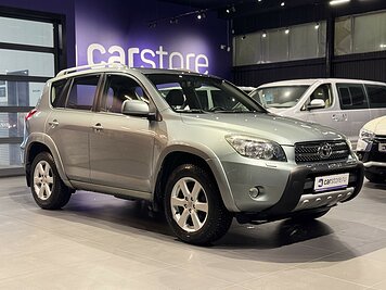 Toyota RAV4 2.4 4WD AT (170 л.с.) Сол