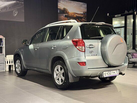 Toyota RAV4 2.4 4WD AT (170 л.с.) Сол