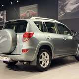 Toyota RAV4 2.4 4WD AT (170 л.с.) Сол