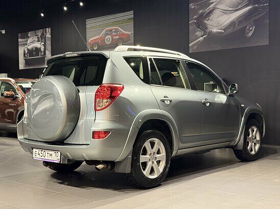 Toyota RAV4 2.4 4WD AT (170 л.с.) Сол