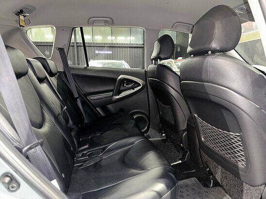 Toyota RAV4 2.4 4WD AT (170 л.с.) Сол