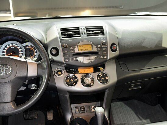 Toyota RAV4 2.4 4WD AT (170 л.с.) Сол