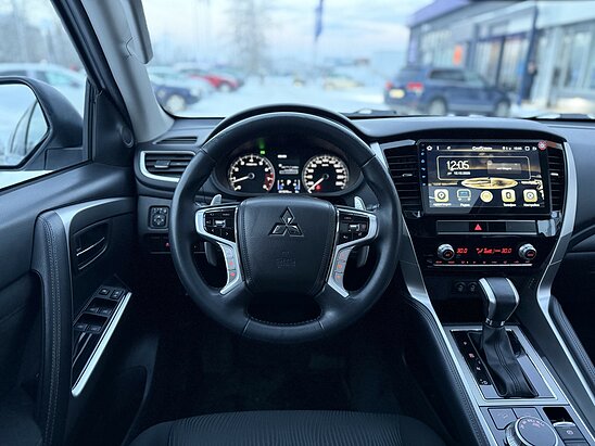 Mitsubishi Pajero Sport 3.0 4WD AT (209 л.с.) Instyle