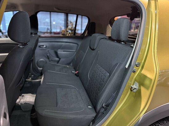 Renault Sandero Stepway 1.6 MT (82 л.с.) Confort