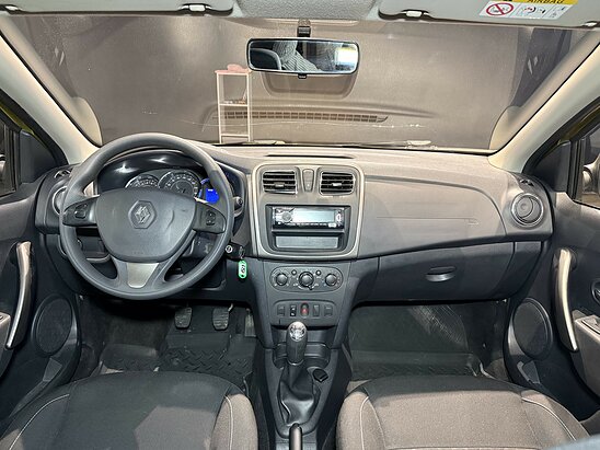 Renault Sandero Stepway 1.6 MT (82 л.с.) Confort