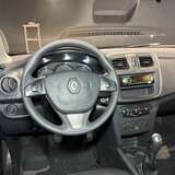 Renault Sandero Stepway 1.6 MT (82 л.с.) Confort