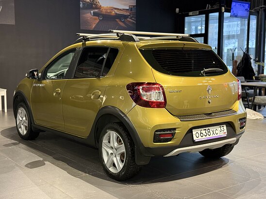 Renault Sandero Stepway 1.6 MT (82 л.с.) Confort