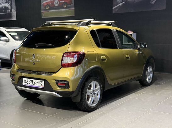 Renault Sandero Stepway 1.6 MT (82 л.с.) Confort