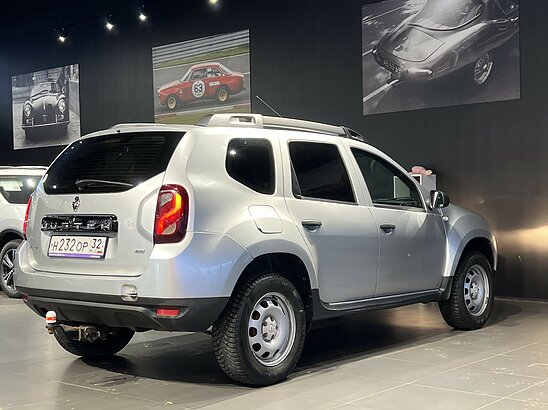 Renault Duster 2.0 4WD MT (143 л.с.) Expression