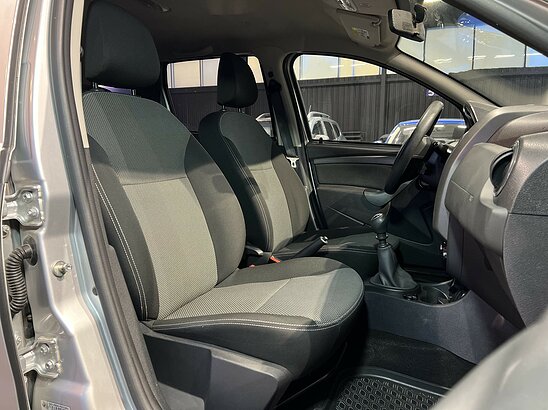 Renault Duster 2.0 4WD MT (143 л.с.) Expression