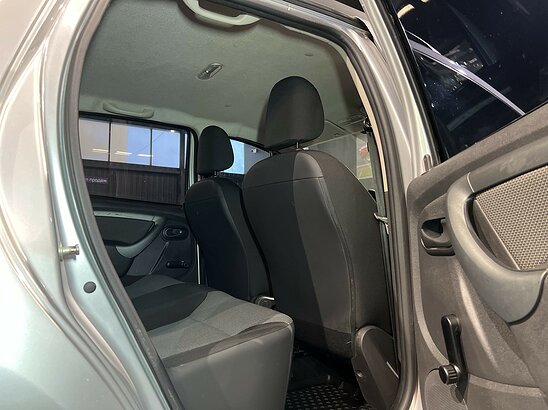 Renault Duster 2.0 4WD MT (143 л.с.) Expression