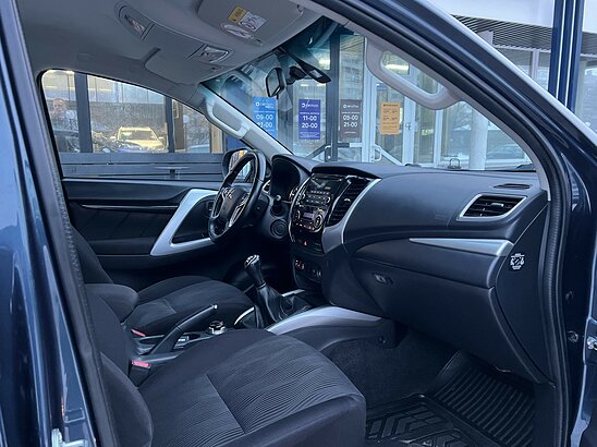 Mitsubishi Pajero Sport 2.4 DI-D 4WD MT (181 л.с.) Invite