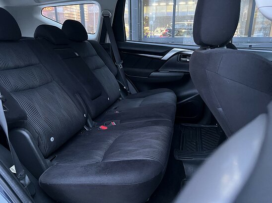 Mitsubishi Pajero Sport 2.4 DI-D 4WD MT (181 л.с.) Invite