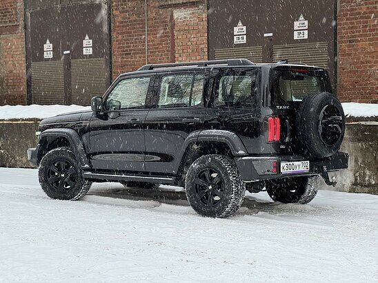 Tank 300 2.0 4WD AT (220 л.с.) Adventure