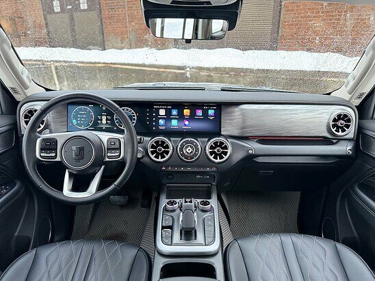 Tank 300 2.0 4WD AT (220 л.с.) Adventure