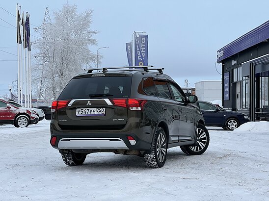 Mitsubishi Outlander 2.0 4WD CVT (146 л.с.) Intense+