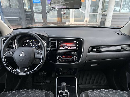 Mitsubishi Outlander 2.0 4WD CVT (146 л.с.) Intense+