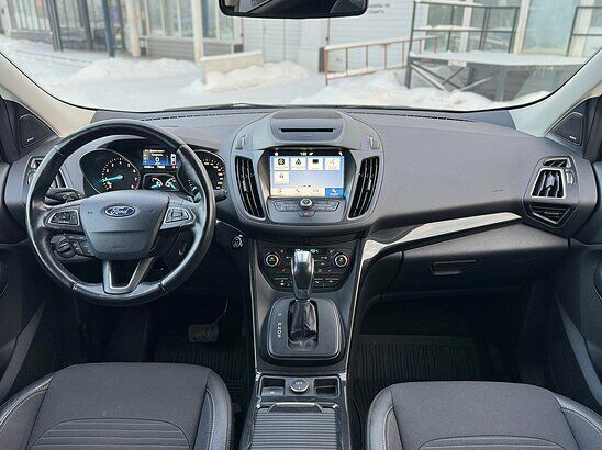 Ford Kuga 1.5 EcoBoost 4WD AT (150 л.с.) Titanium