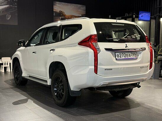 Mitsubishi Pajero Sport 2.4 4WD MT (181 л.с.) Invite