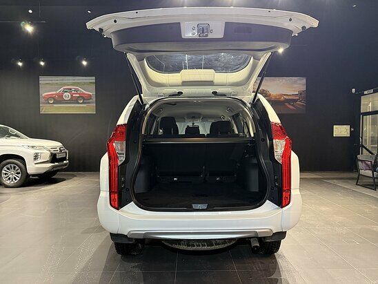 Mitsubishi Pajero Sport 2.4 4WD MT (181 л.с.) Invite