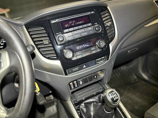 Mitsubishi Pajero Sport 2.4 4WD MT (181 л.с.) Invite