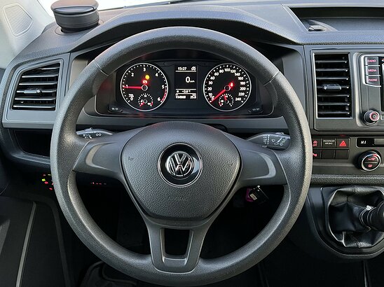 Volkswagen Caravelle 2.0 TDI MT (150 л.с.)