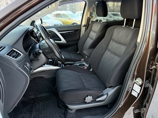 Mitsubishi Pajero Sport 2.4 4WD MT (181 л.с.) Invite