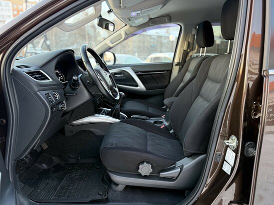 Mitsubishi Pajero Sport 2.4 4WD MT (181 л.с.) Invite