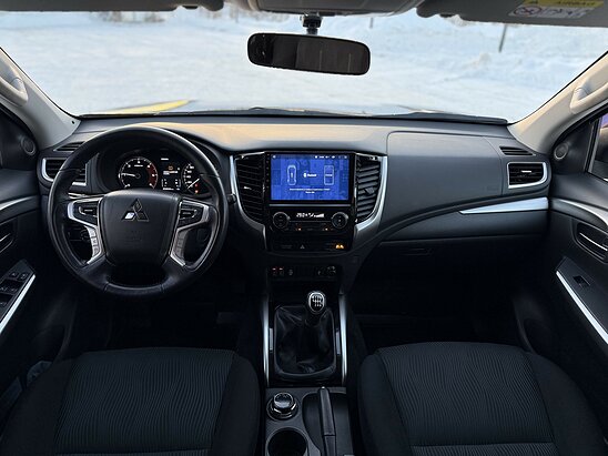 Mitsubishi Pajero Sport 2.4 4WD MT (181 л.с.) Invite