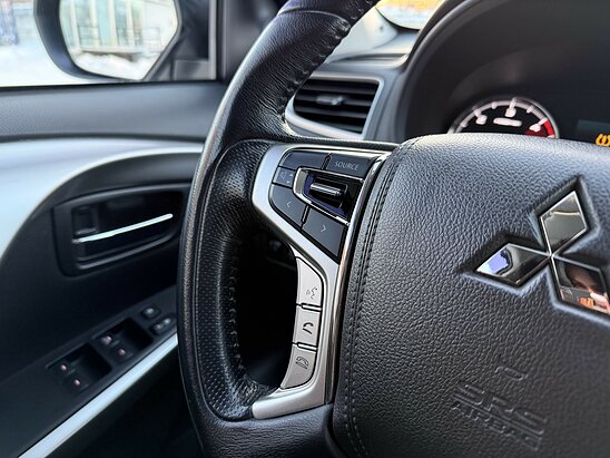 Mitsubishi Pajero Sport 2.4 4WD MT (181 л.с.) Invite