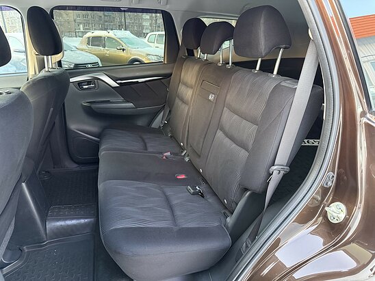 Mitsubishi Pajero Sport 2.4 4WD MT (181 л.с.) Invite