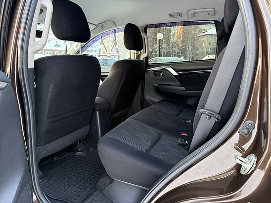 Mitsubishi Pajero Sport 2.4 4WD MT (181 л.с.) Invite