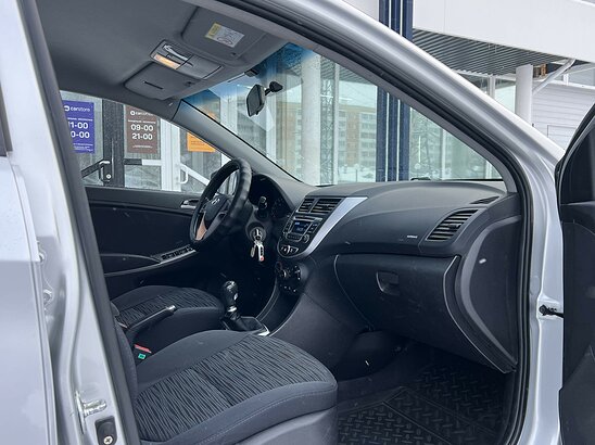 Hyundai Solaris 1.4 MT (107 л.с.) Comfort