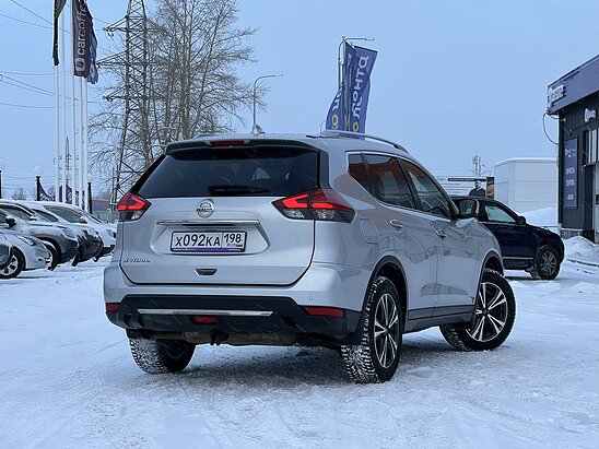 Nissan X-Trail 2.0 4WD CVT (144 л.с.) SE Top