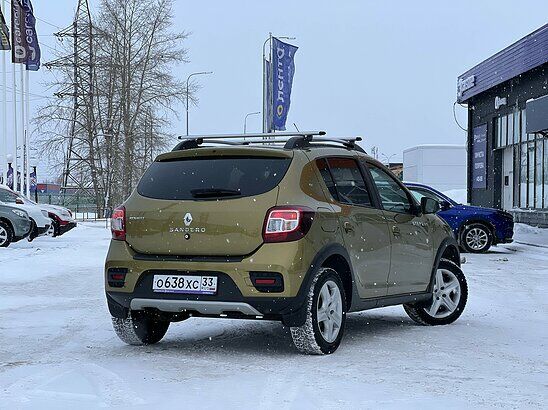 Renault Sandero Stepway 1.6 MT (82 л.с.) Confort