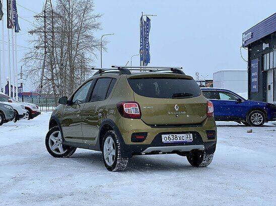 Renault Sandero Stepway 1.6 MT (82 л.с.) Confort