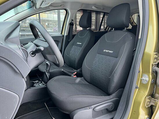 Renault Sandero Stepway 1.6 MT (82 л.с.) Confort