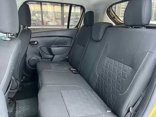 Renault Sandero Stepway 1.6 MT (82 л.с.) Confort