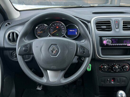 Renault Sandero Stepway 1.6 MT (82 л.с.) Confort