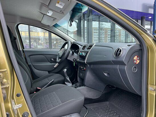 Renault Sandero Stepway 1.6 MT (82 л.с.) Confort
