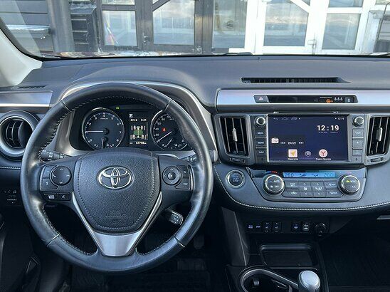 Toyota RAV4 2.0 4WD CVT (146 л.с.) Prestige