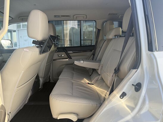 Mitsubishi Pajero 3.8 4WD AT (243 л.с.) GLS