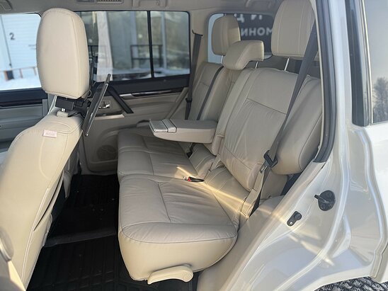 Mitsubishi Pajero 3.8 4WD AT (243 л.с.) GLS