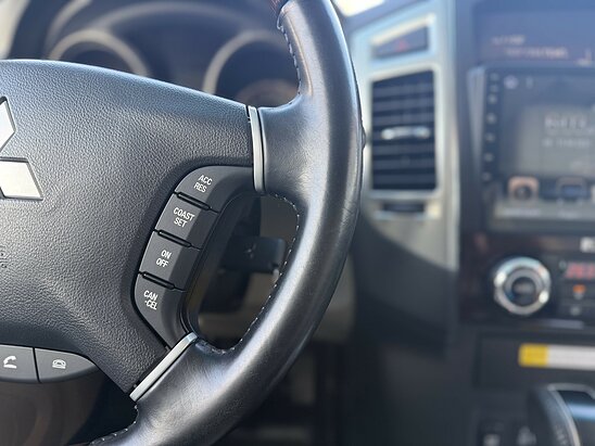 Mitsubishi Pajero 3.8 4WD AT (243 л.с.) GLS