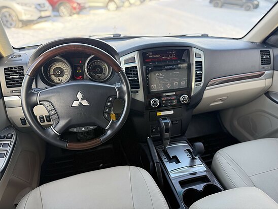 Mitsubishi Pajero 3.8 4WD AT (243 л.с.) GLS