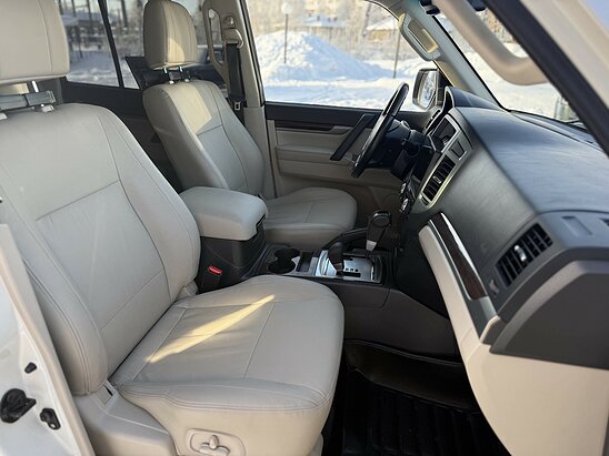 Mitsubishi Pajero 3.8 4WD AT (243 л.с.) GLS