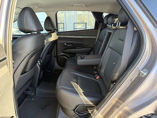 Hyundai Tucson 2.0 4WD AT (150 л.с.) High-Tech