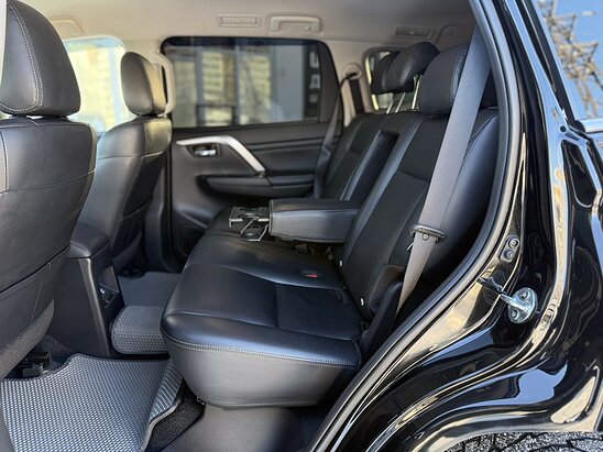 Mitsubishi Pajero Sport 2.4 D 4WD AT (181 л.с.) Instyle