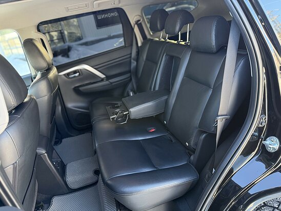 Mitsubishi Pajero Sport 2.4 D 4WD AT (181 л.с.) Instyle